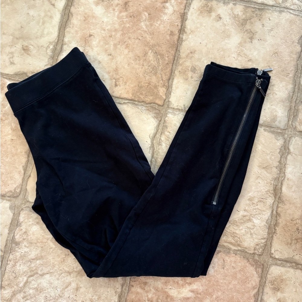 GAP Women’s Black Zip-Detail Leggings